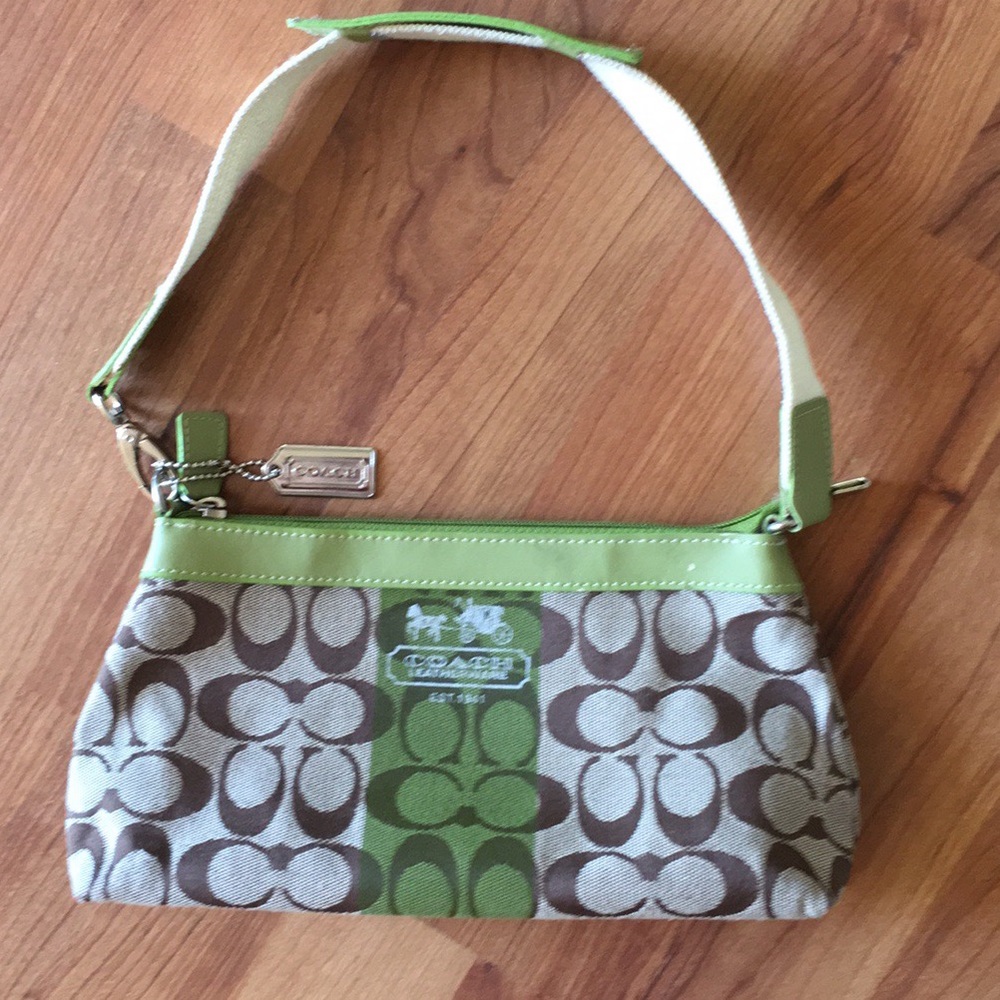 Coach small hand bag.👜